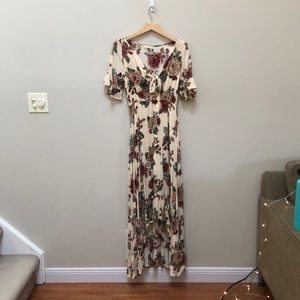 Women’s Dress Size Small / floral and flowy